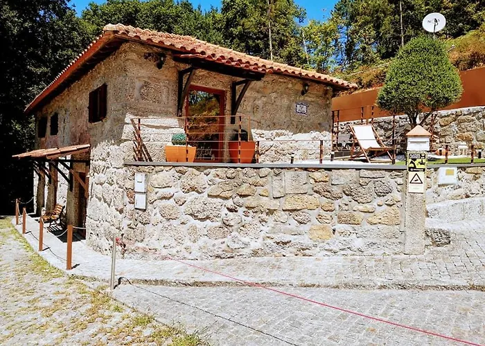 Шале Chale Do Macarico Фафи